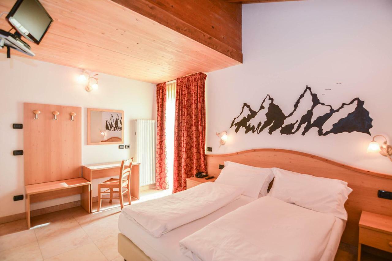 Alpieve Albergo Pieve Pieve Di Ledro Exterior foto
