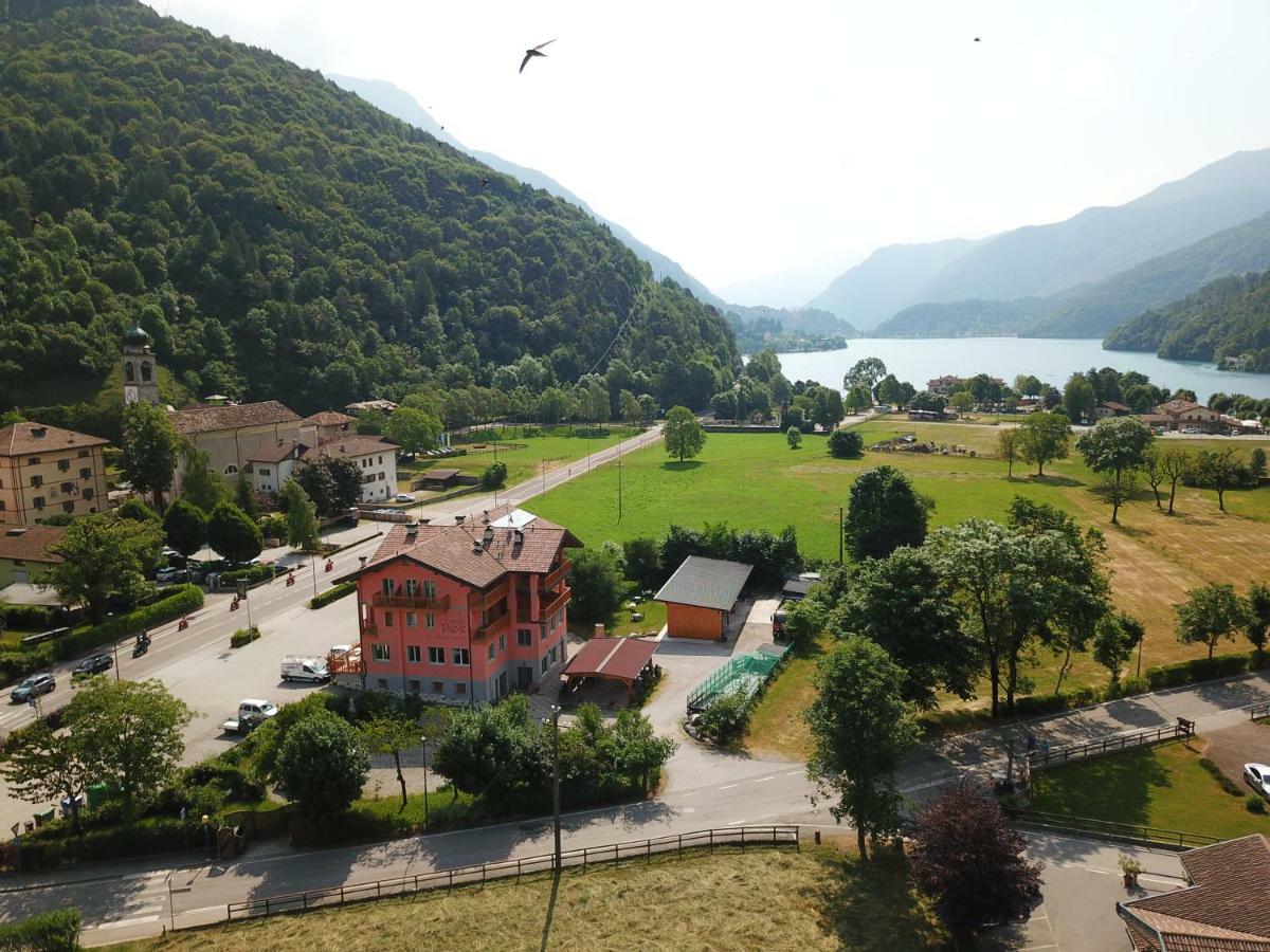 Alpieve Albergo Pieve Pieve Di Ledro Exterior foto