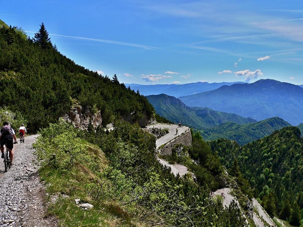 Alpieve Albergo Pieve Pieve Di Ledro Exterior foto